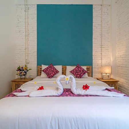 Euforia Guest House Canggu Esterno foto